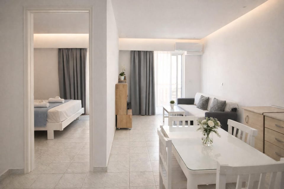 Living room, Photo of the whole room, Dining area, Bedroom