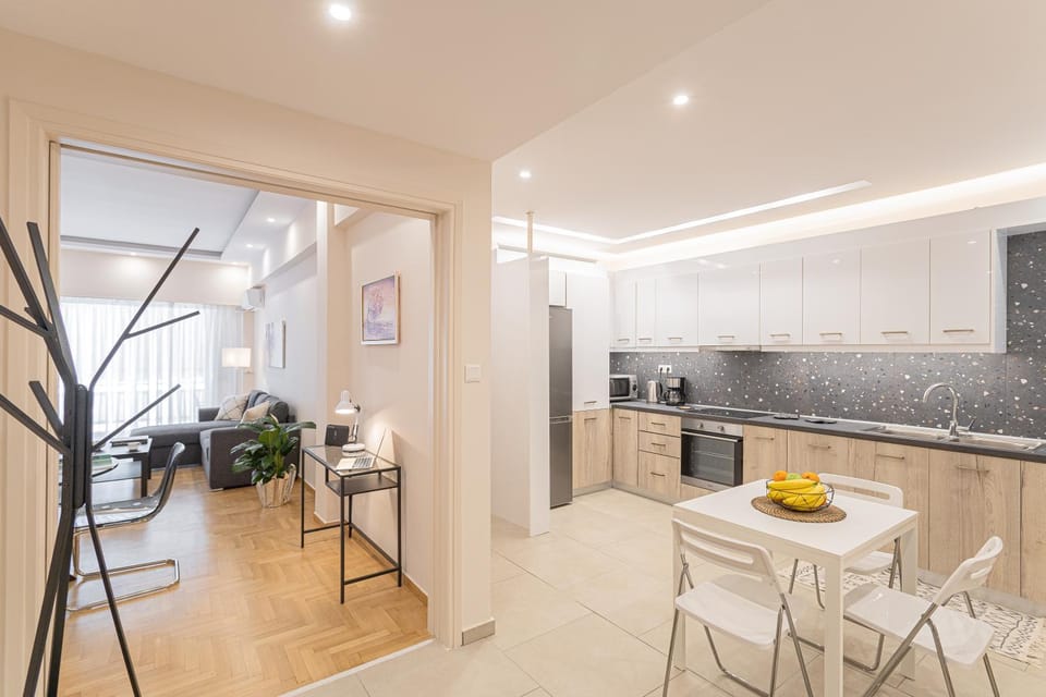 Kitchen or kitchenette, Living room, Seating area, Dining area, minibar, pet friendly, stove, toaster