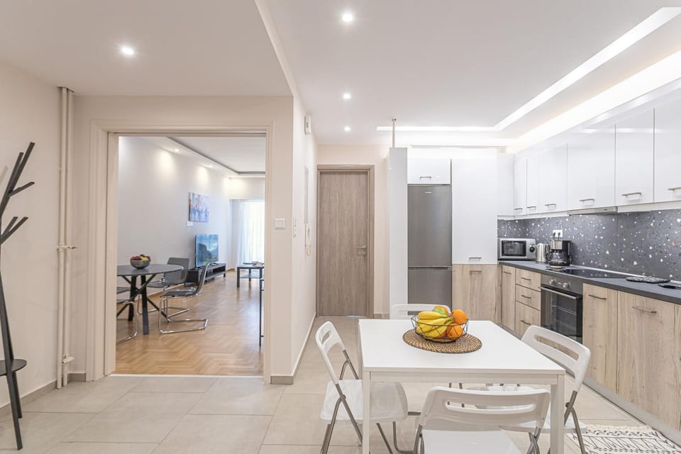 Kitchen or kitchenette, Living room, Seating area, Dining area, minibar, pet friendly, stove