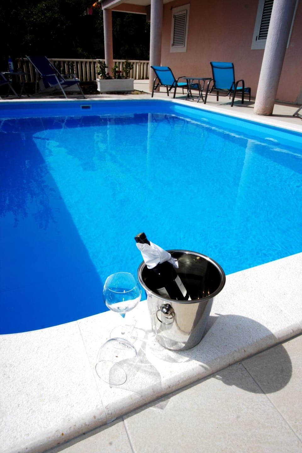 Swimming pool, Swimming pool