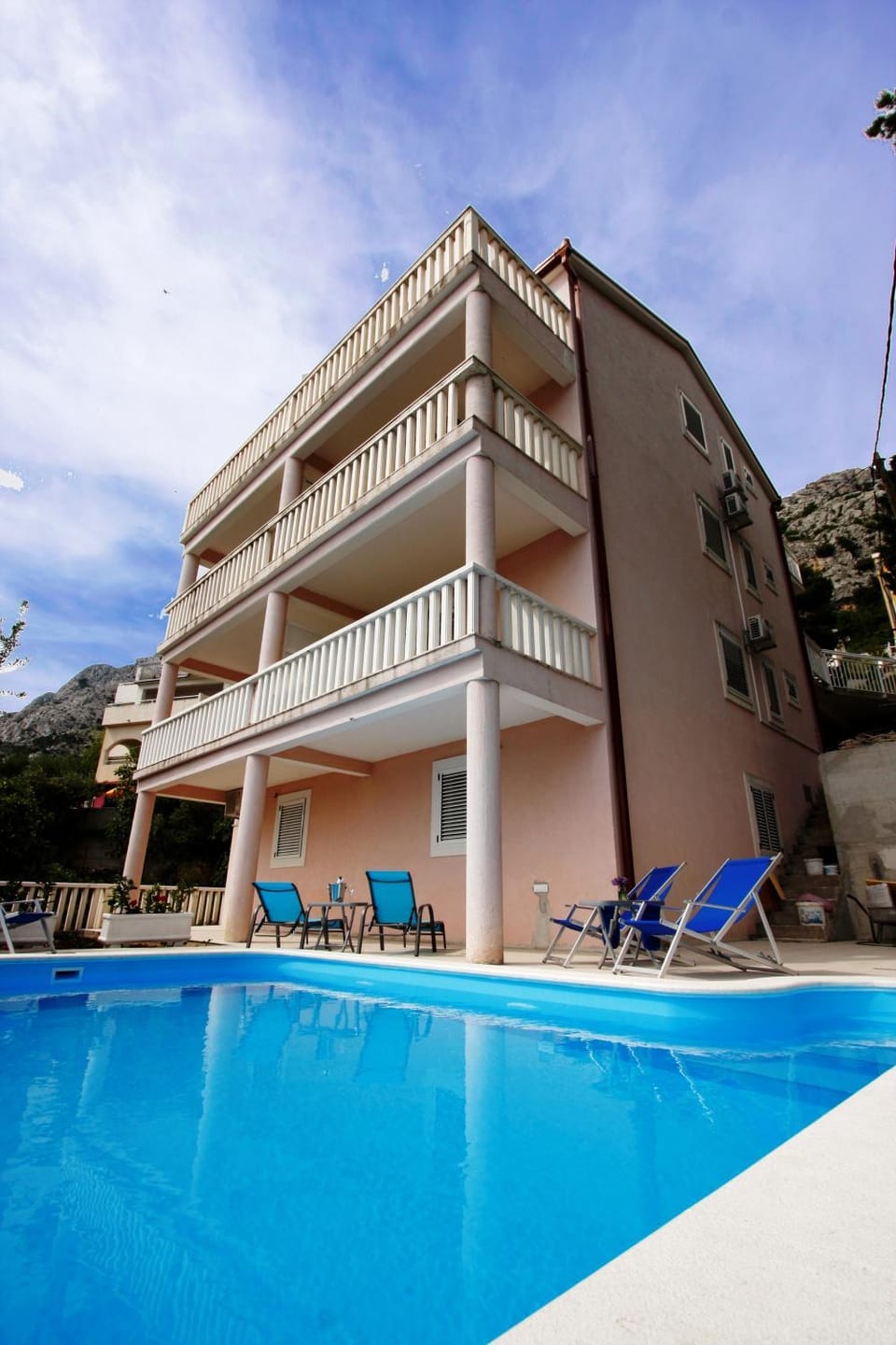 Swimming pool, Swimming pool