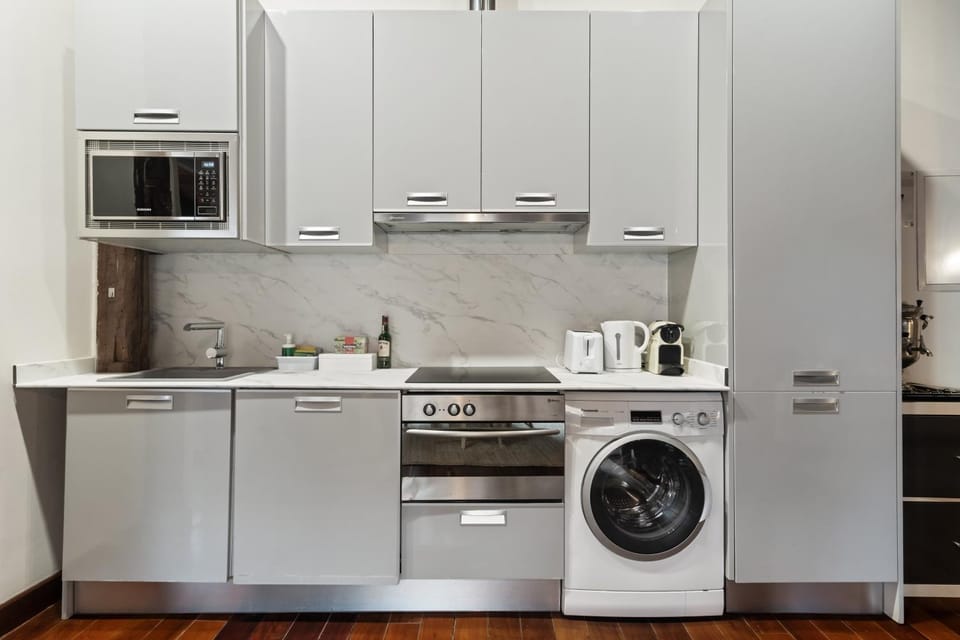 Calm and bright apartment, center La Latina D.ALB Apartment in Centro