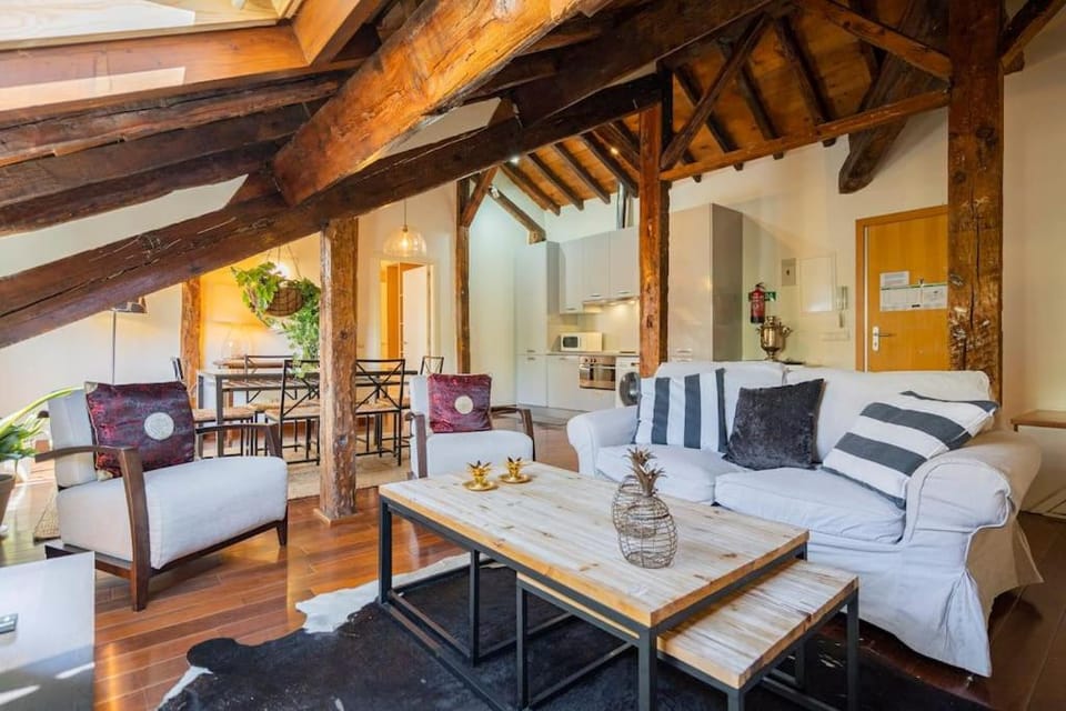 Calm and bright apartment, center La Latina D.ALB Apartment in Centro