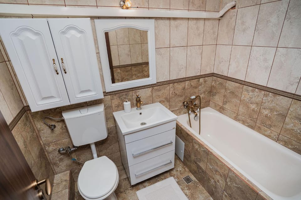 Bathroom, Decorative detail, Bath, bidet, heating, towels