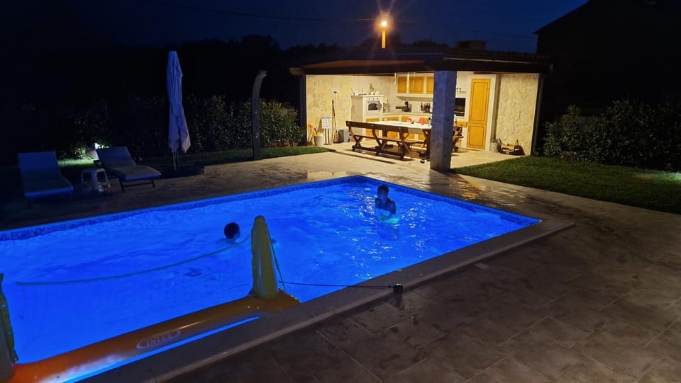 Swimming pool