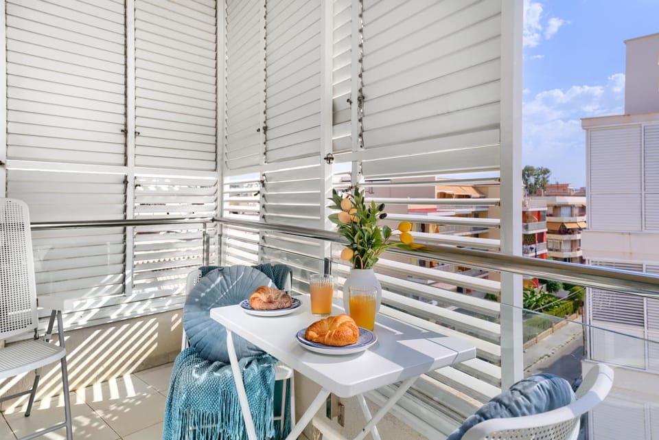 Day, View (from property/room), Balcony/Terrace, Balcony/Terrace, Dining area