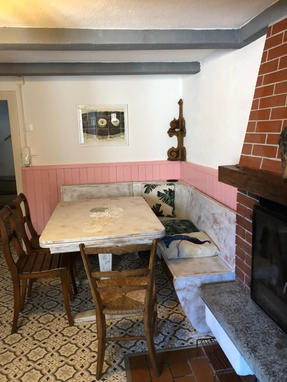 Kitchen or kitchenette, Seating area, Dining area, flat iron