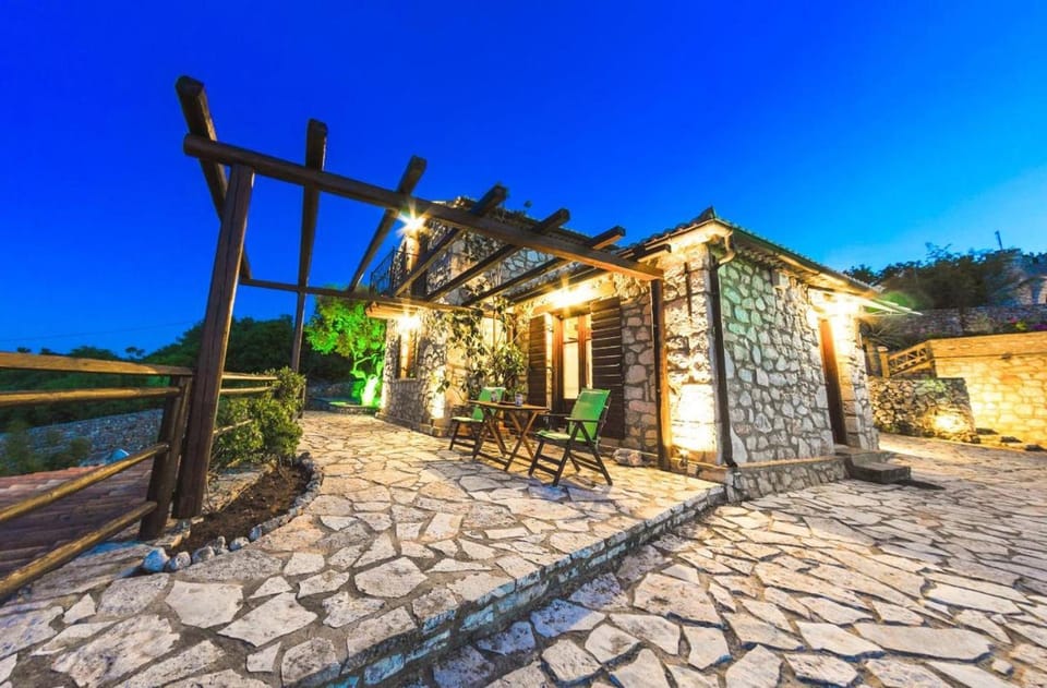 Balcony/Terrace, Balcony/Terrace, Garden view, Mountain view, Pool view, Sea view, acessibility