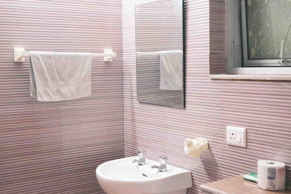 home away from home close to Delhi Airport and Metro two bedroom Apartment in Delhi
