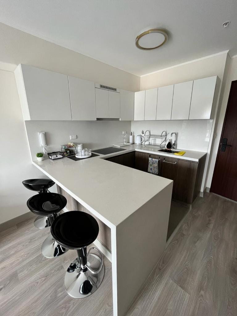 Kitchen or kitchenette, Dining area, minibar