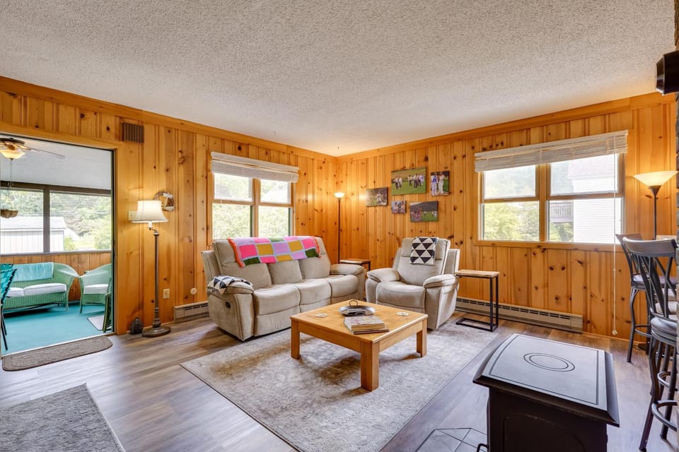 Queensbury Lake Home w/ Screened Porch House in Queensbury