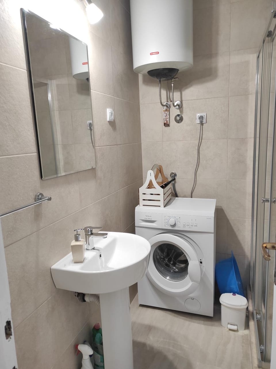 Bathroom, heating, washing machine