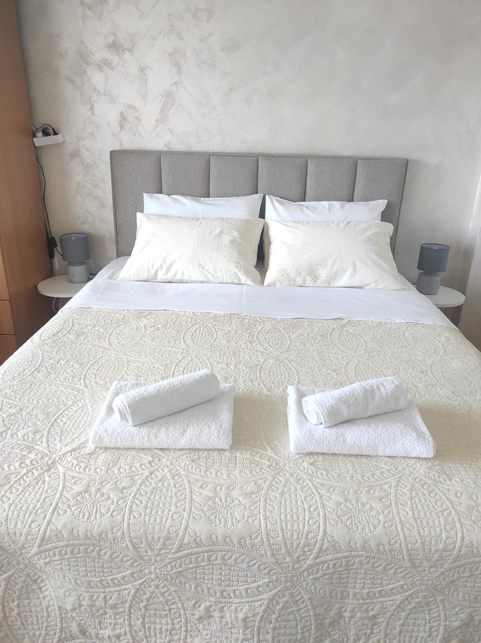 Bed, Day