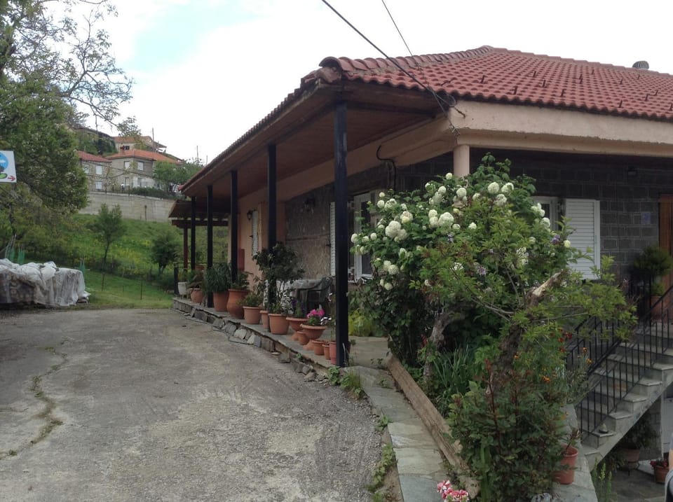 Guesthouse Lamprini Bed and Breakfast in Peloponnese, Western Greece and the Ionian