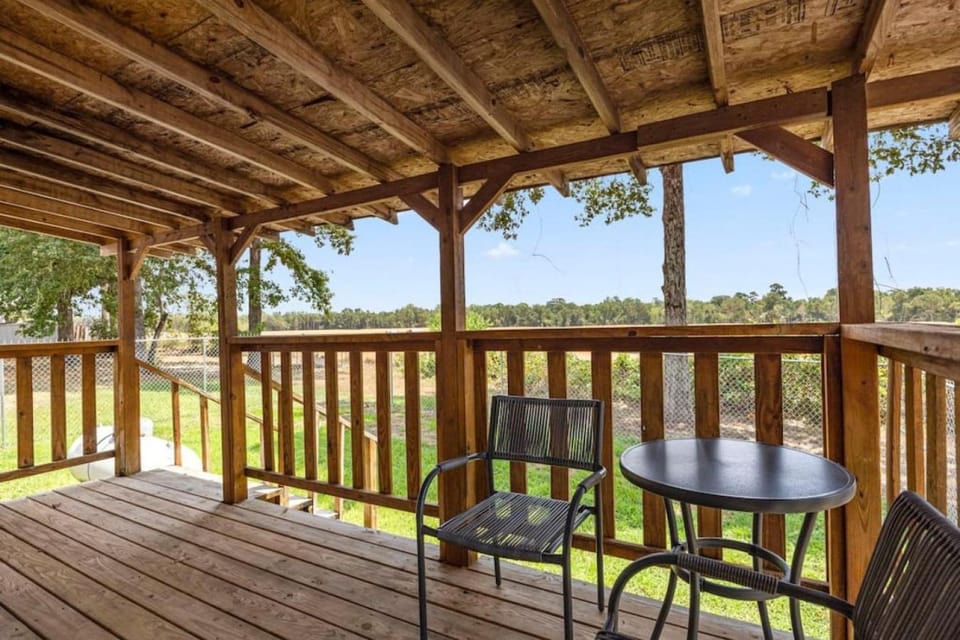 Patio, Day, Garden, Balcony/Terrace, Seating area