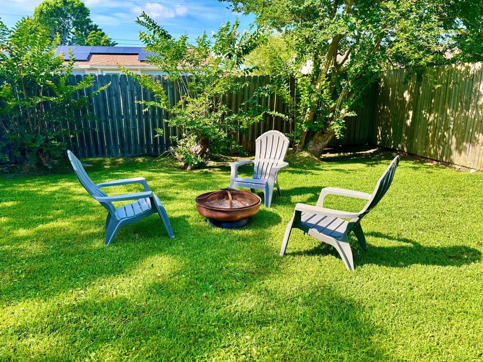 Patio, Spring, Day, Natural landscape, Garden, Garden view, sunbed