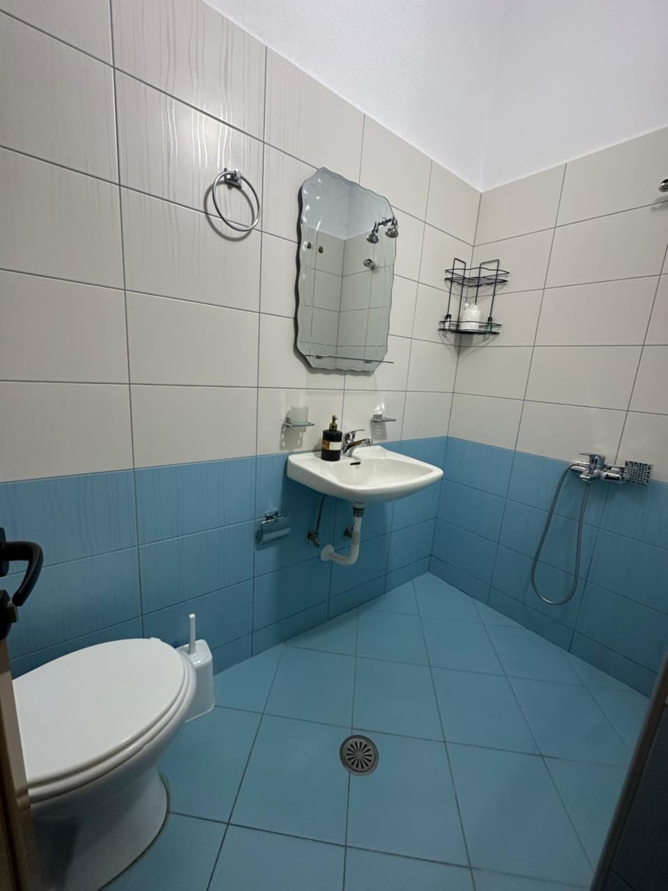 Apartments Ardian Bed and Breakfast in Ksamil
