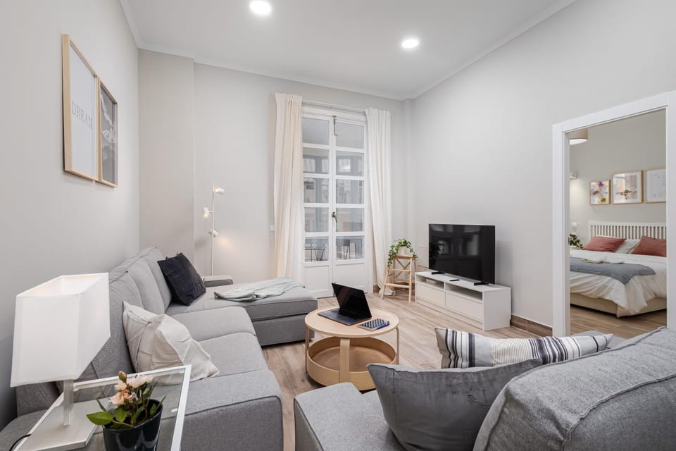 Communal lounge/ TV room, TV and multimedia, Living room, Seating area, Evening entertainment