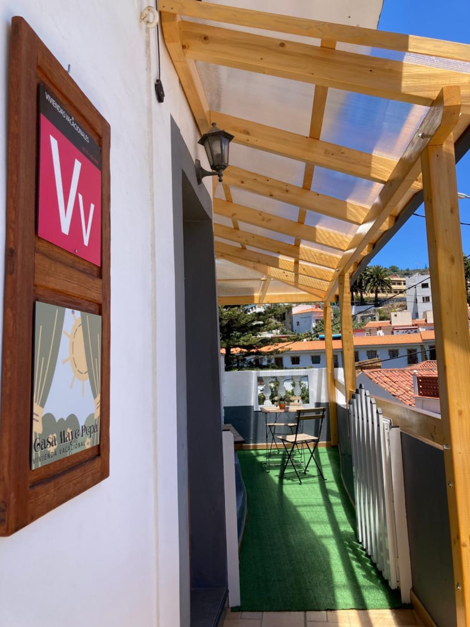 Day, Balcony/Terrace, Logo/Certificate/Sign
