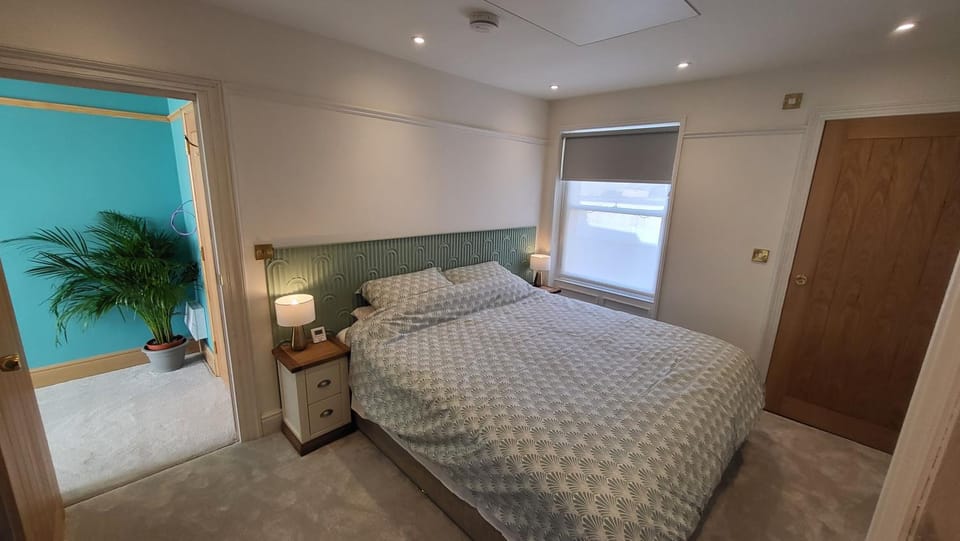 Sunset Point Apts - North Shore Suite Apartment in Margate