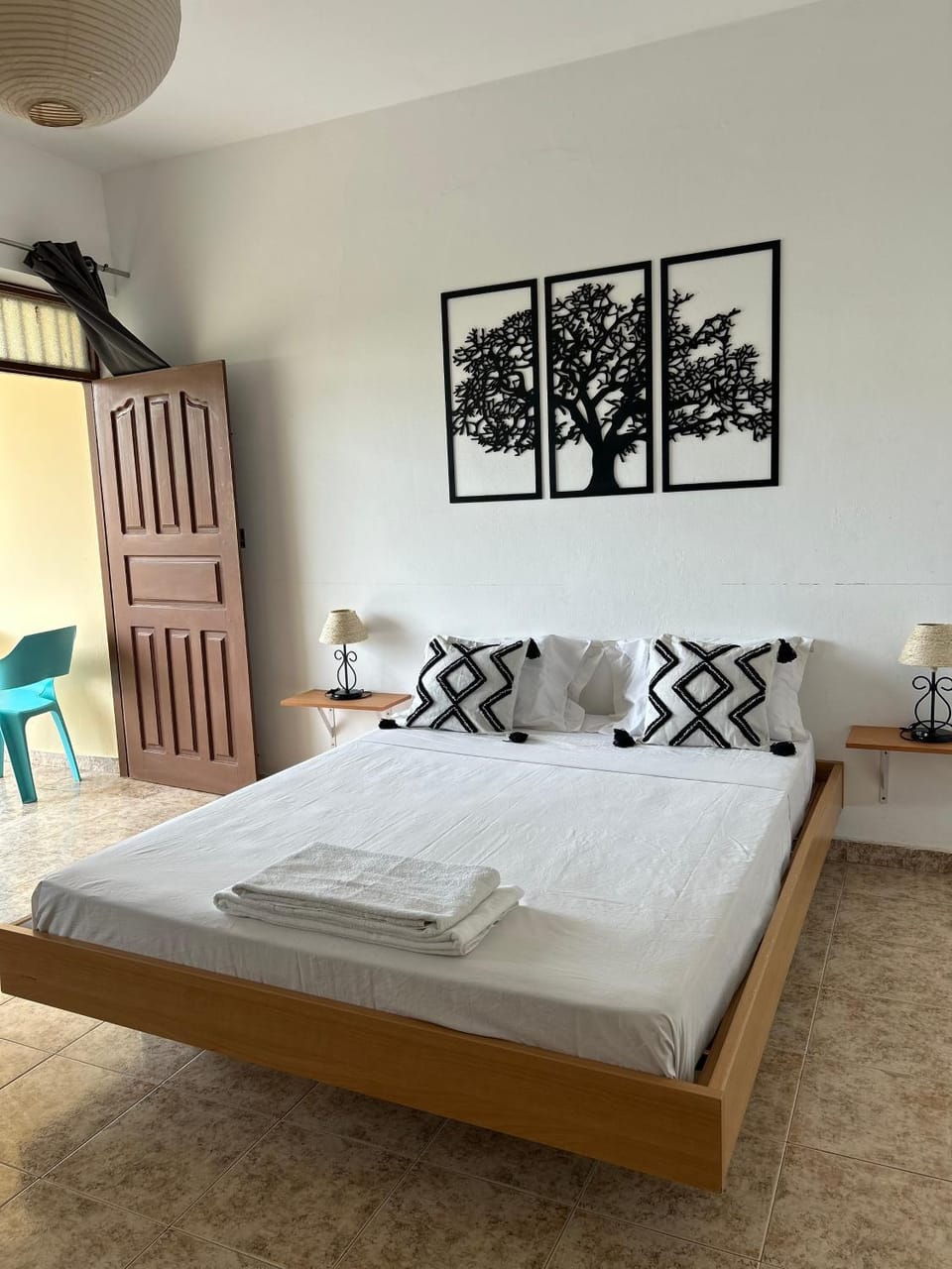 Bed, Bedroom, towels