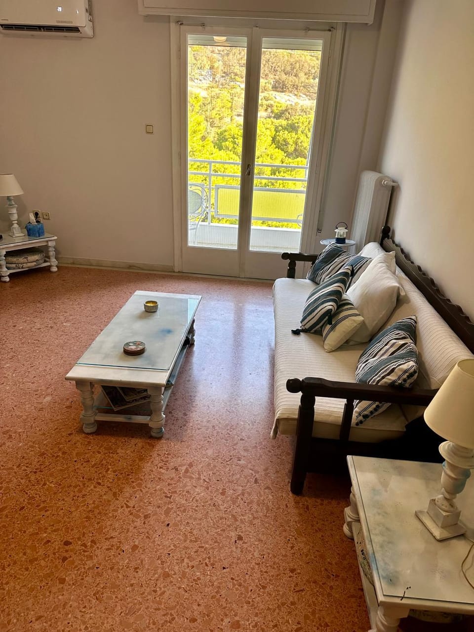 Bed, Living room, Seating area
