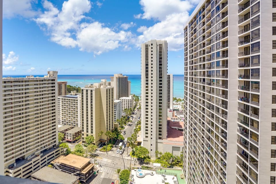 Honolulu Vacation Rental: Walk to Waikiki Beach! House in Honolulu