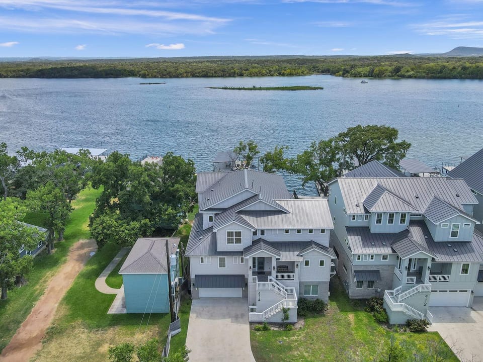 Rolling Waves Haven Concierge Services Available House in Kingsland