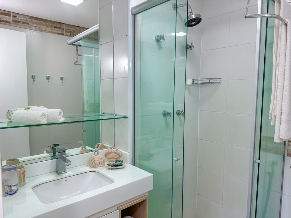 Shower, Bathroom, towels