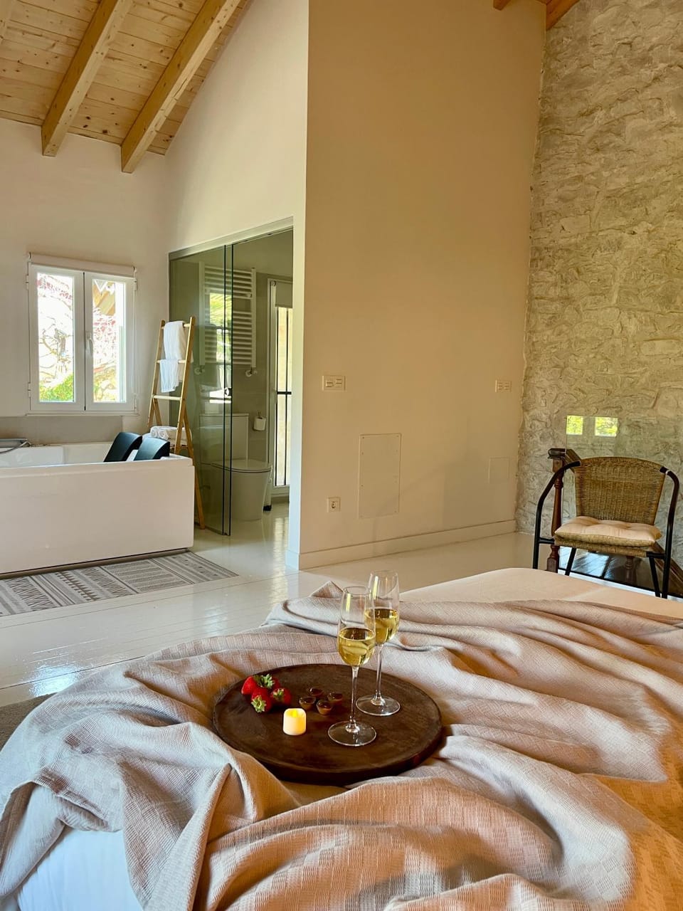 Photo of the whole room, Bedroom