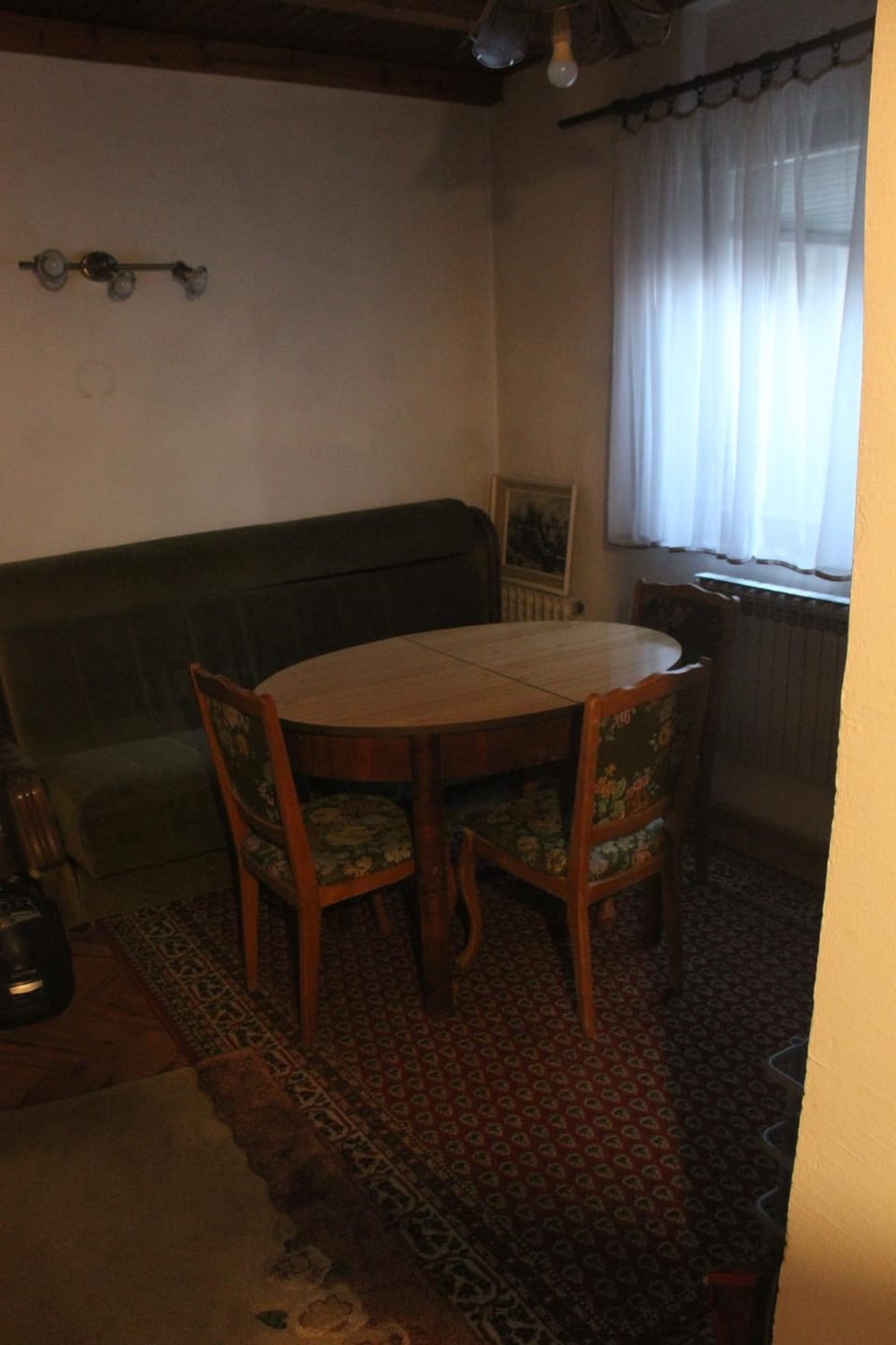 Seating area, Dining area