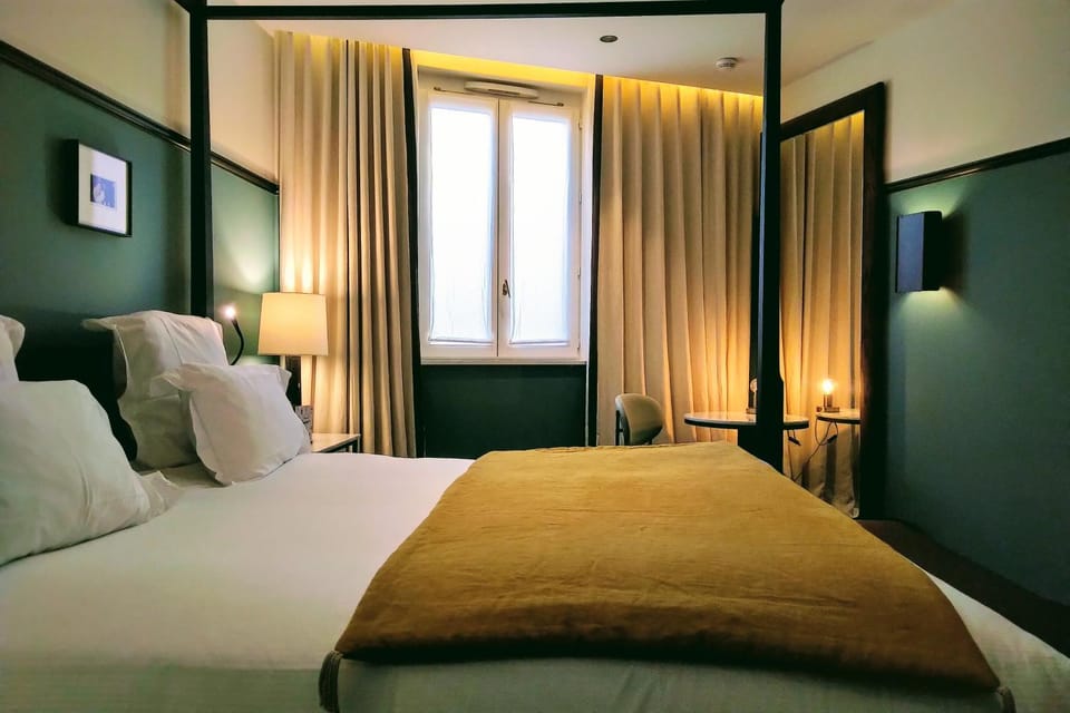 Bed, Photo of the whole room