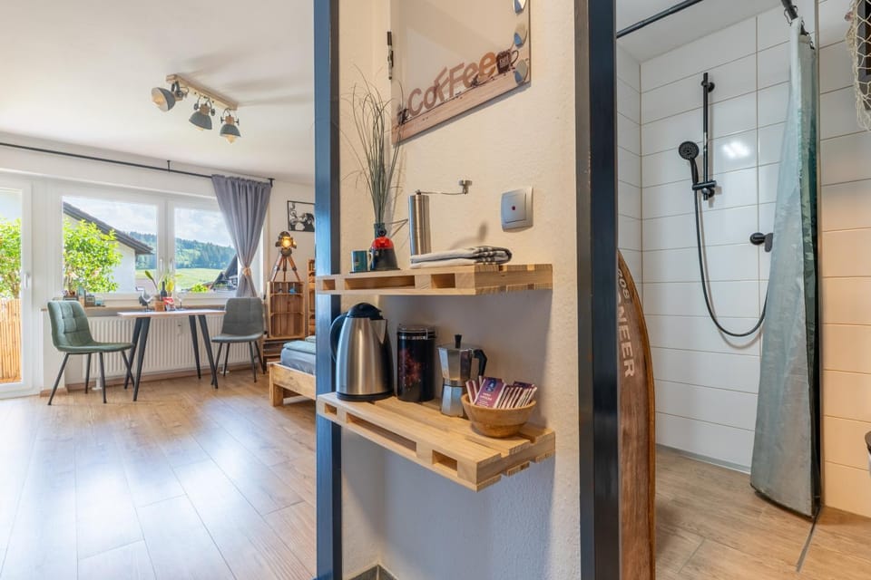 Bathroom, Living room, Photo of the whole room, Bedroom, Mountain view