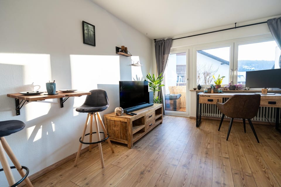 TV and multimedia, Living room, Seating area, Dining area, Bedroom