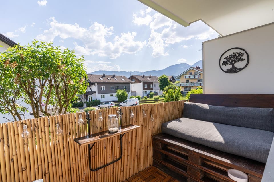 Balcony/Terrace, Seating area, Mountain view