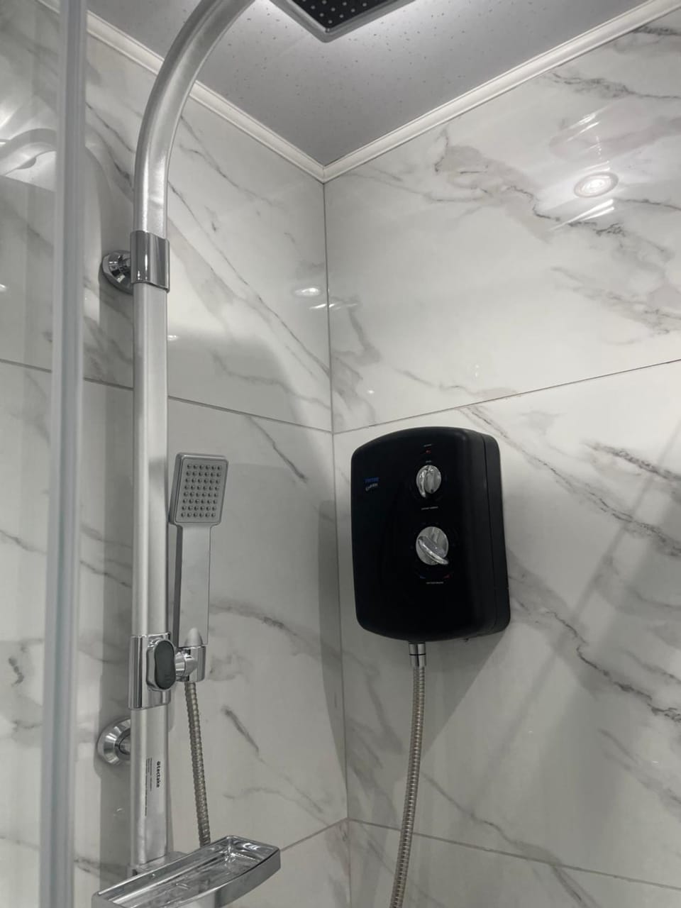 Newly renovated studio in Acton Apartment in London Borough of Ealing