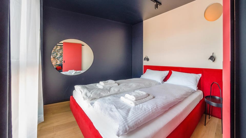 Bed, Photo of the whole room, Bedroom, towels
