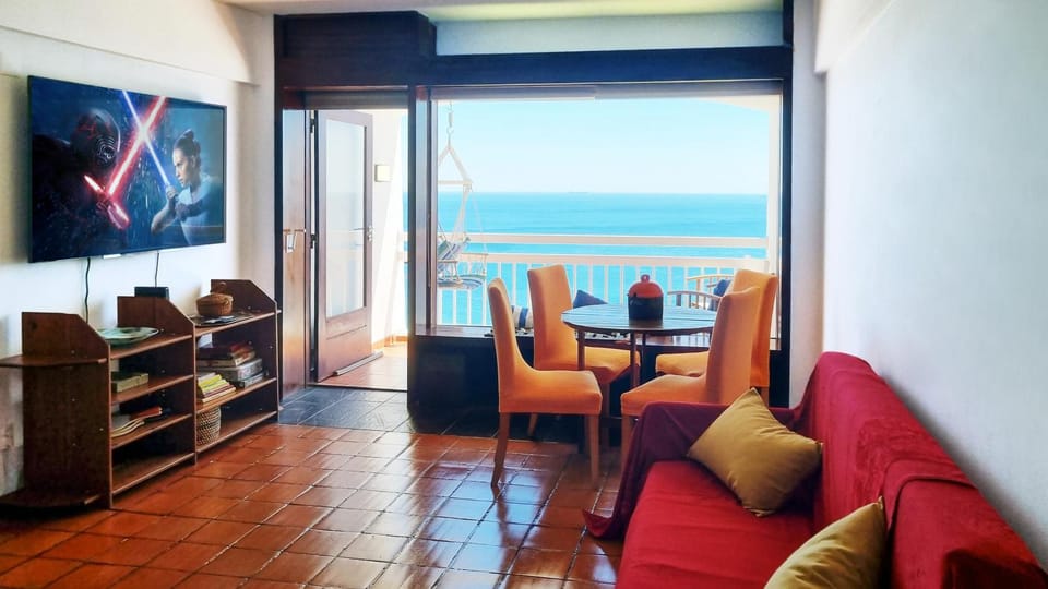 Natural landscape, TV and multimedia, Living room, Seating area, Dining area, Sea view
