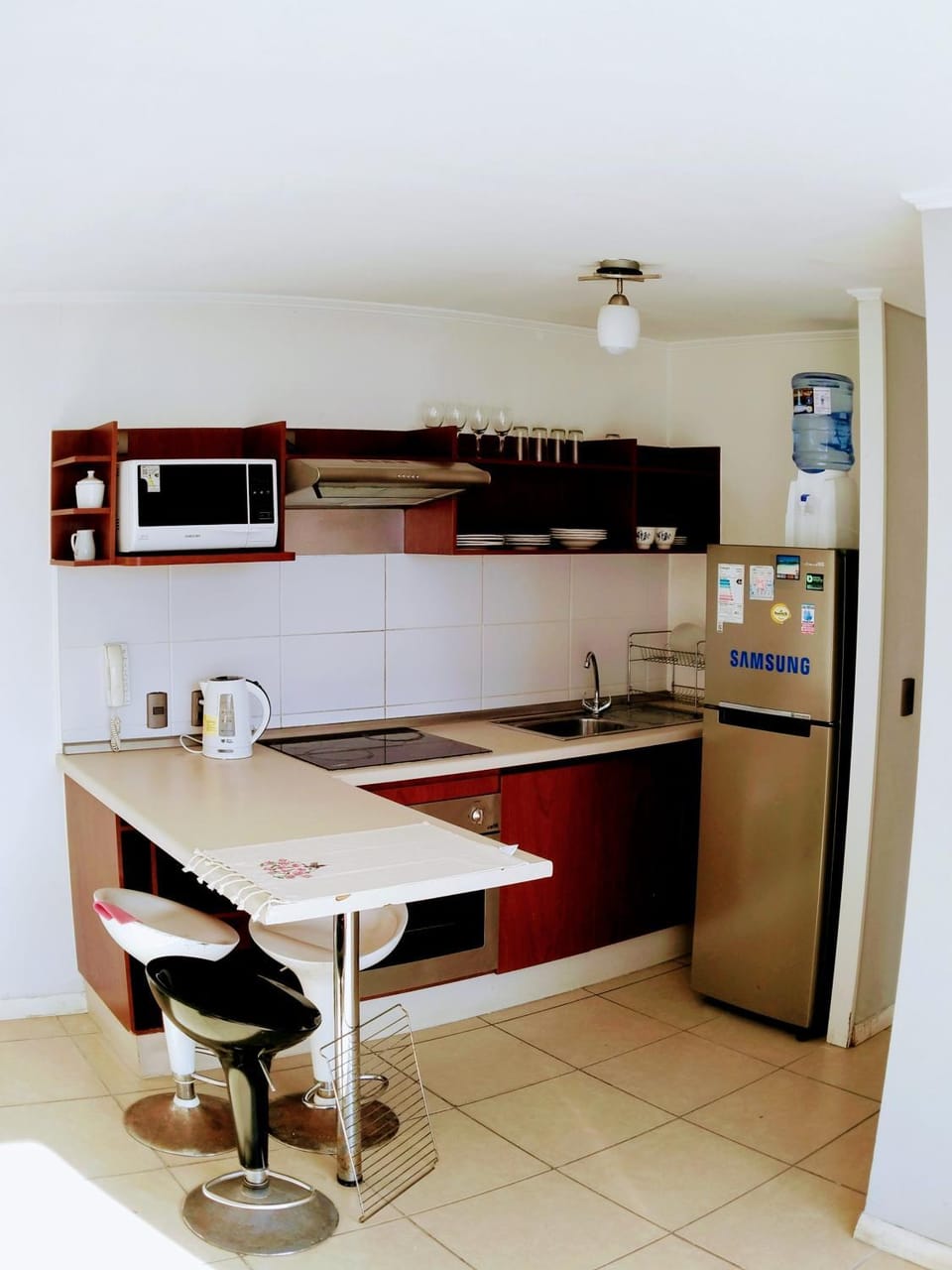 Kitchen or kitchenette, Dining area, minibar