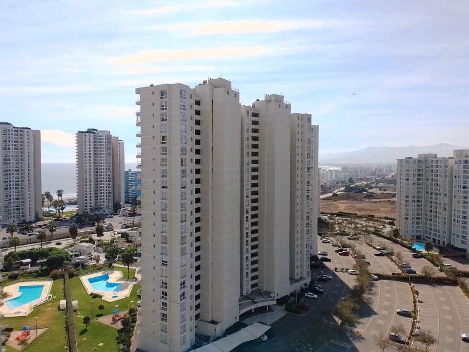 Day, Natural landscape, Bird's eye view, City view, Pool view, Swimming pool