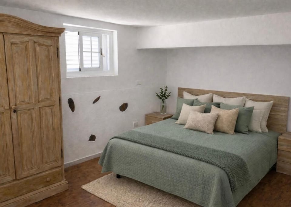 Bed, Photo of the whole room, Bedroom, wardrobe, air conditioner