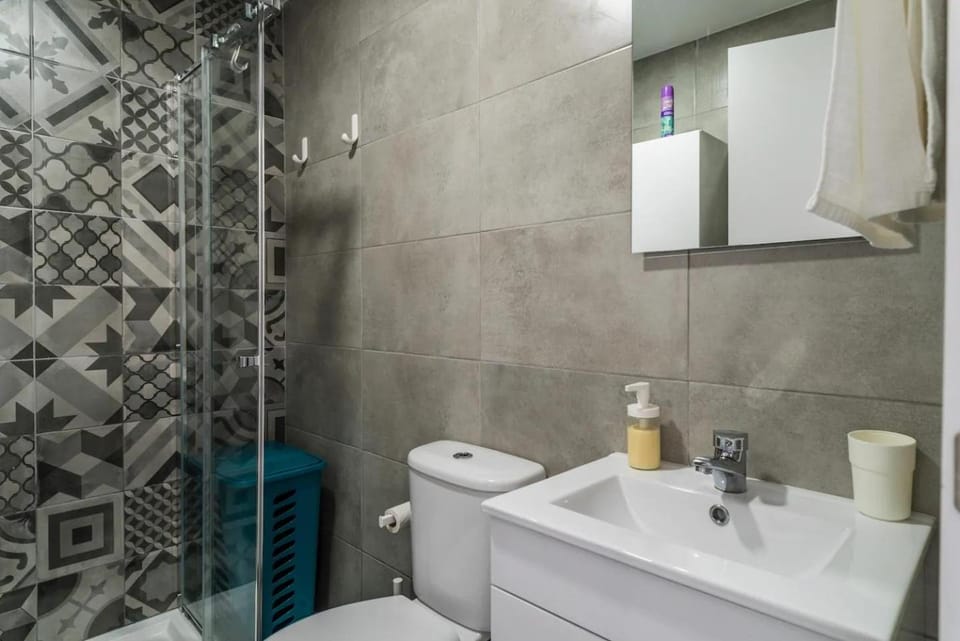 Shower, Bathroom