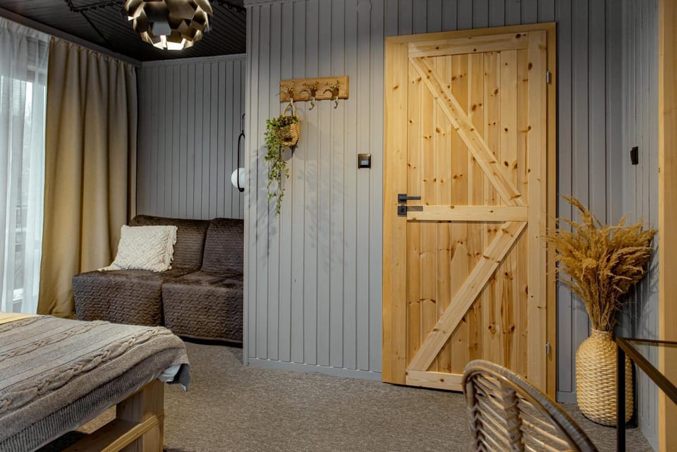 Bed, Photo of the whole room, Seating area, Bedroom