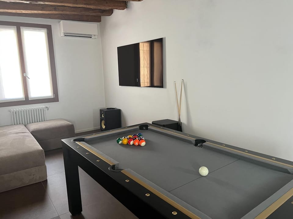Billiard, TV and multimedia, Living room