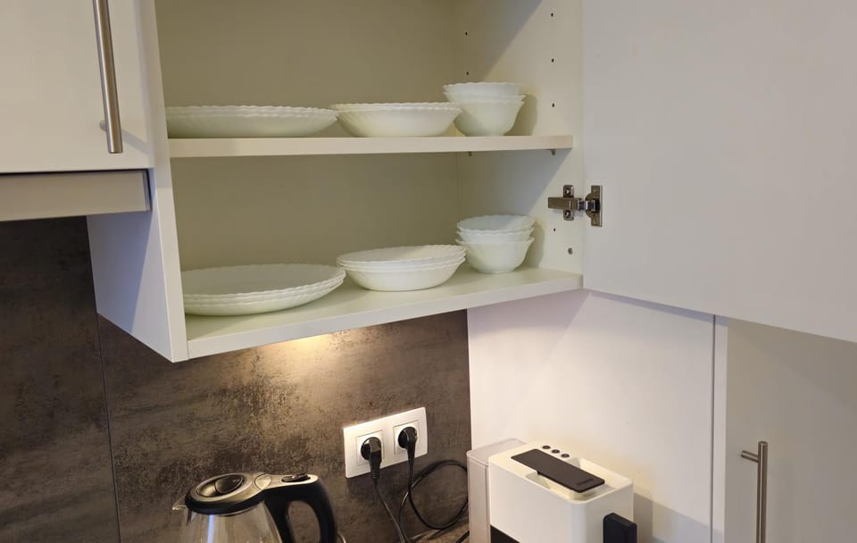 Coffee/tea facilities, Kitchen or kitchenette, minibar, pet friendly, stove
