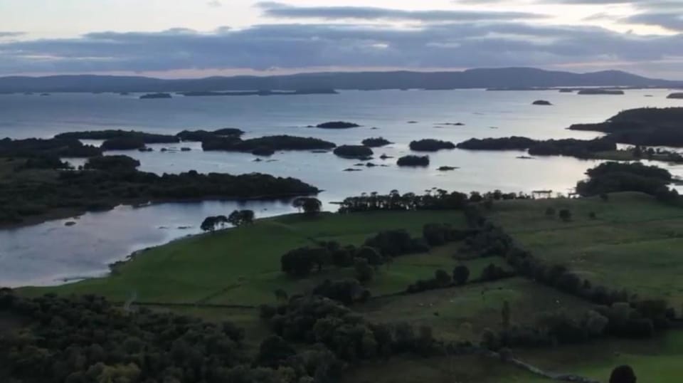 Corrib View Villa - Guest Accomodation Country House in County Mayo