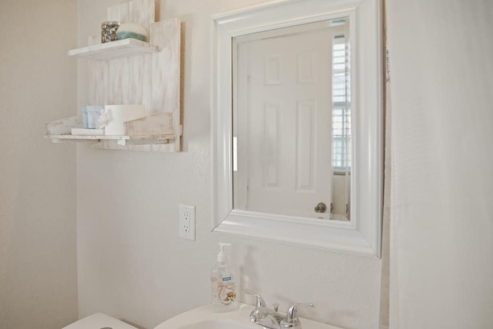 Shower, Bathroom, towels