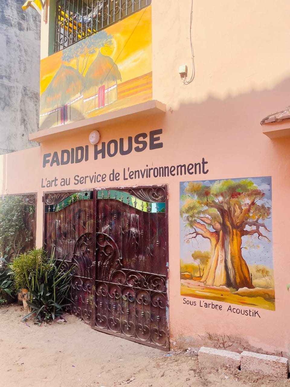 Facade/entrance