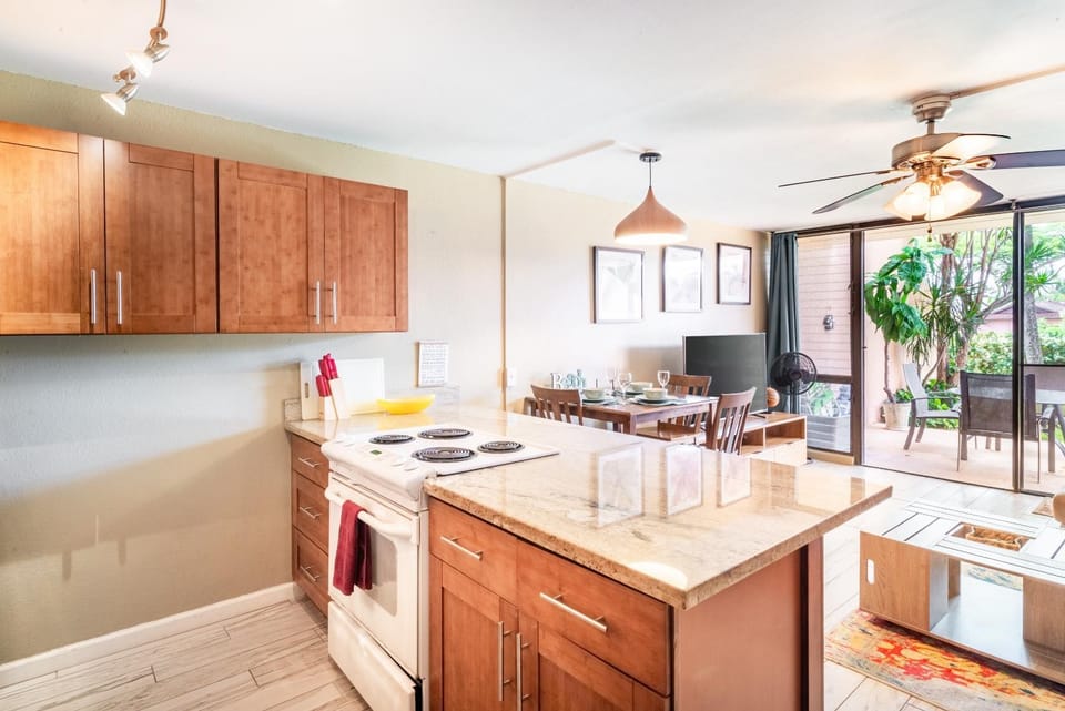 Kitchen or kitchenette, Living room