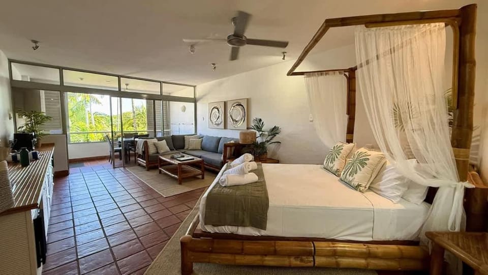 Bed, Living room, Photo of the whole room, Seating area, Bedroom